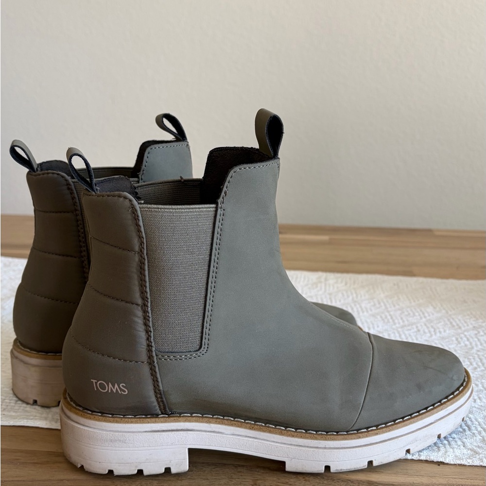 TOMS Women's Gray Ankle Boots